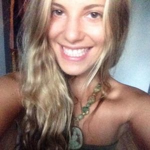 Meet your Posher, Maria